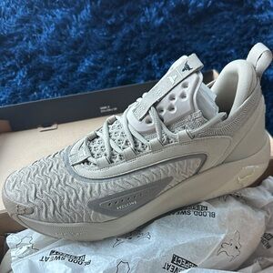 NWT Under Armour Cream Athletic Shoes